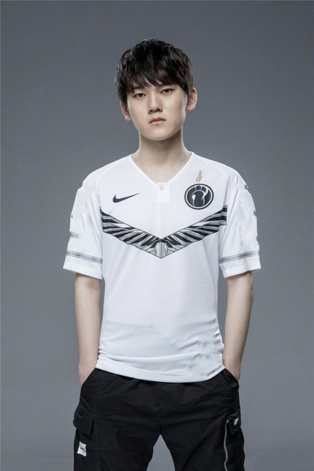 JD Gaming Crush FunPlus Phoenix , Invictus Gaming Defeat Ninjas in Pyjamas